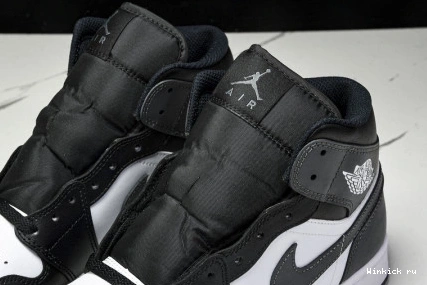 'Cosmic Clay Mid 1 Jordan 1006
